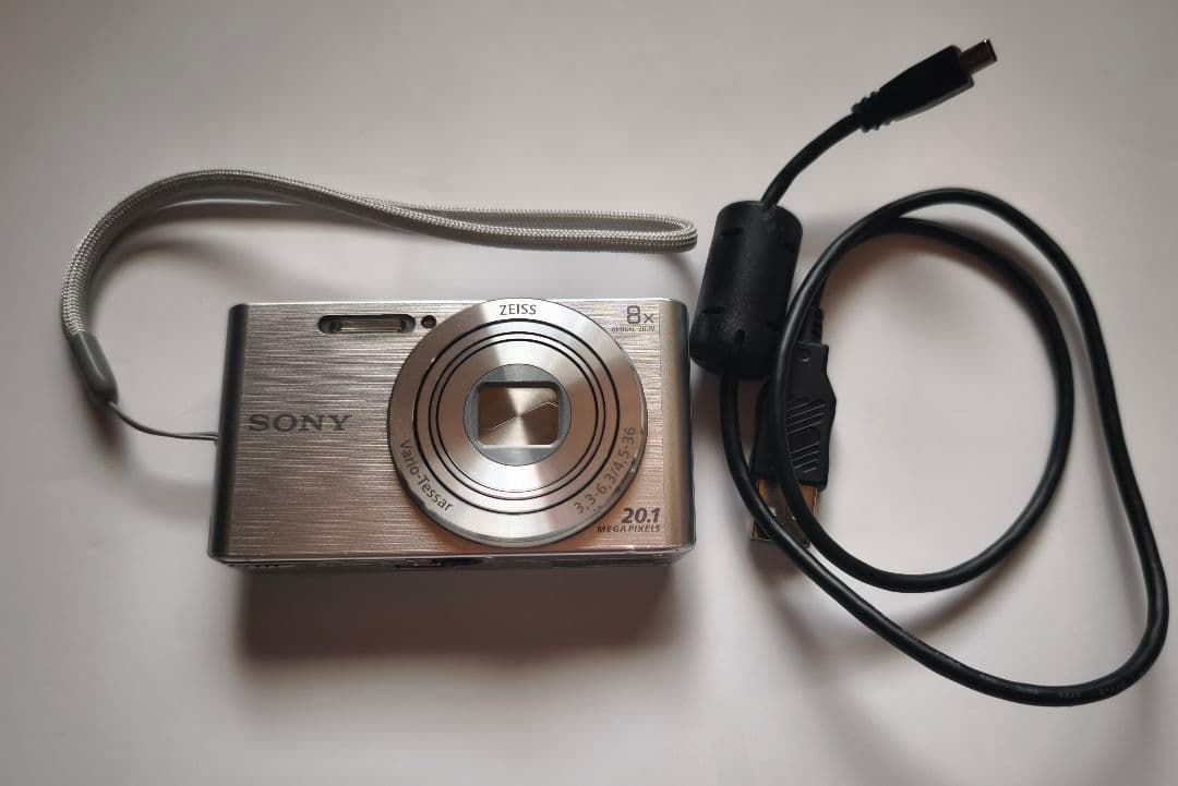 ソニー　SONY 　DSC-W830　 コンパクトデジタルカメラ