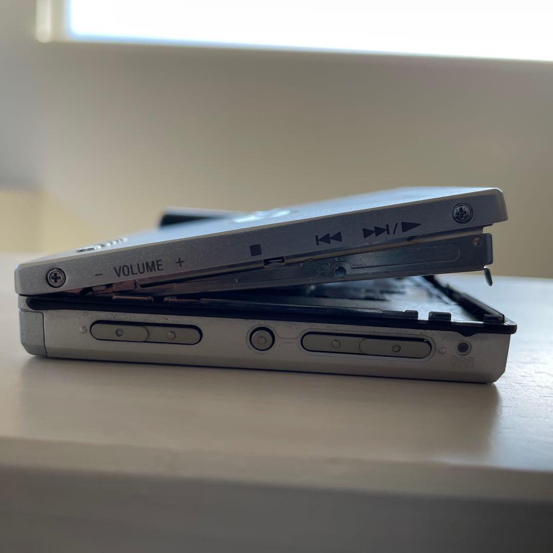 SONY MDウォークマン MZ-E700 動作品　シルバー　新品MD付き