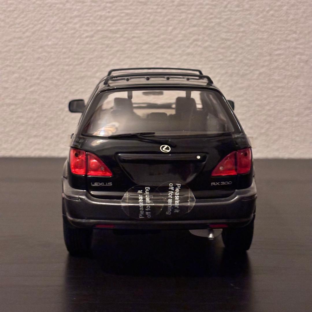 【AUTO art・開封済み未使用・送料込み】レクサスRX300 黒 1/18