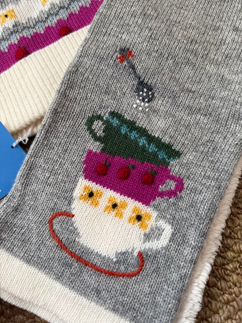 familiar 手袋と帽子マフラー3点セット　新品含む