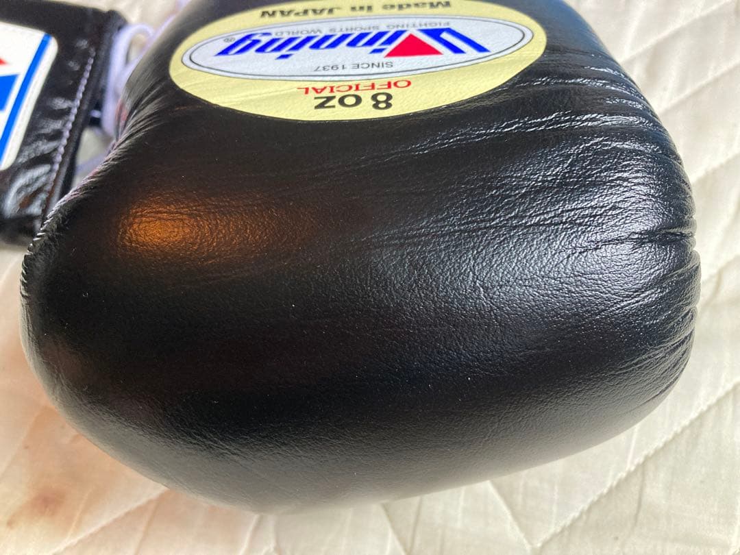 美品Winning ボクシンググローブ 8 oz 紐式おまけバンテージ２セット付