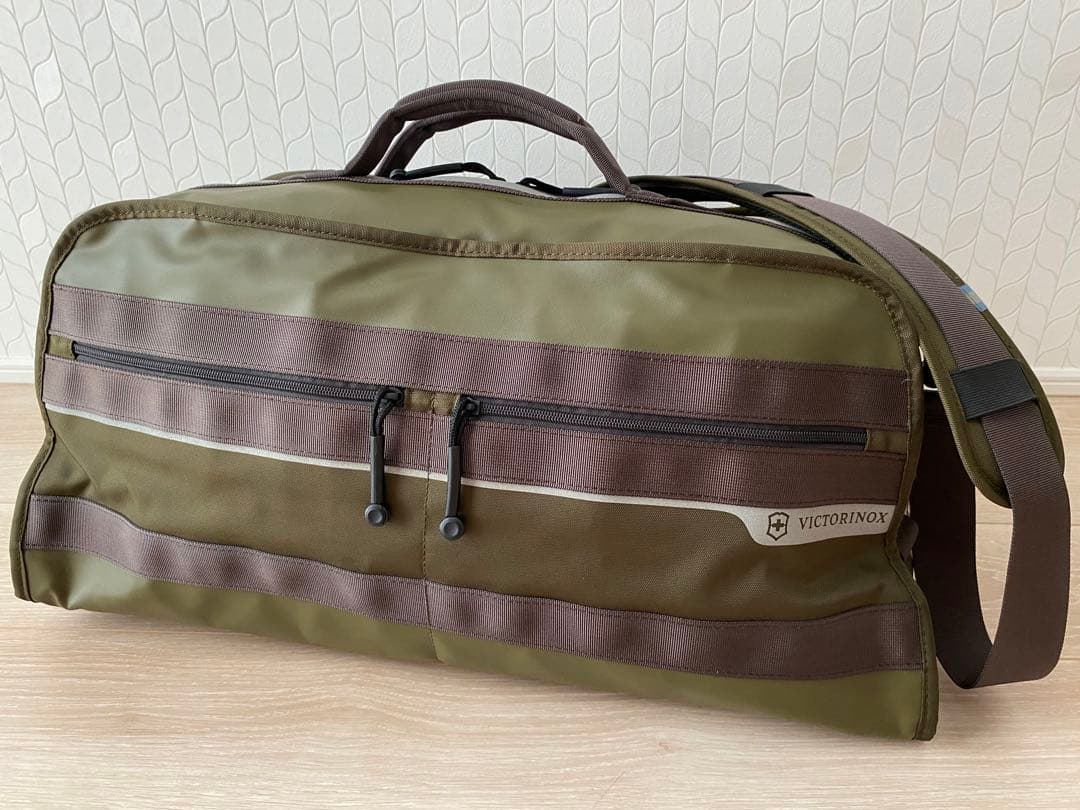 【新春SALE】極美品VICTORINOX ビクトリノックス　ボストンバッグ 緑