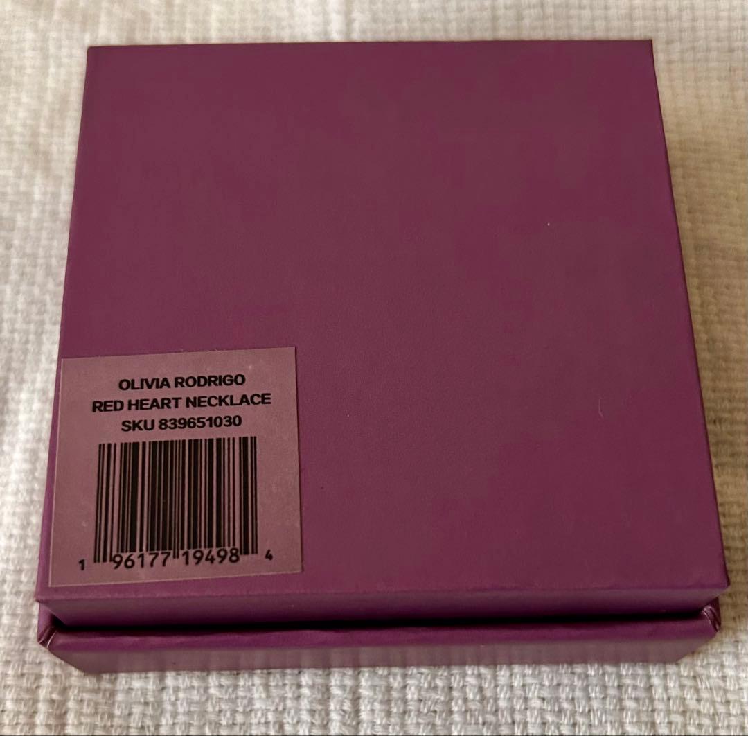 ミュージシャン Olivia Rodrigo Red Heart Necklace