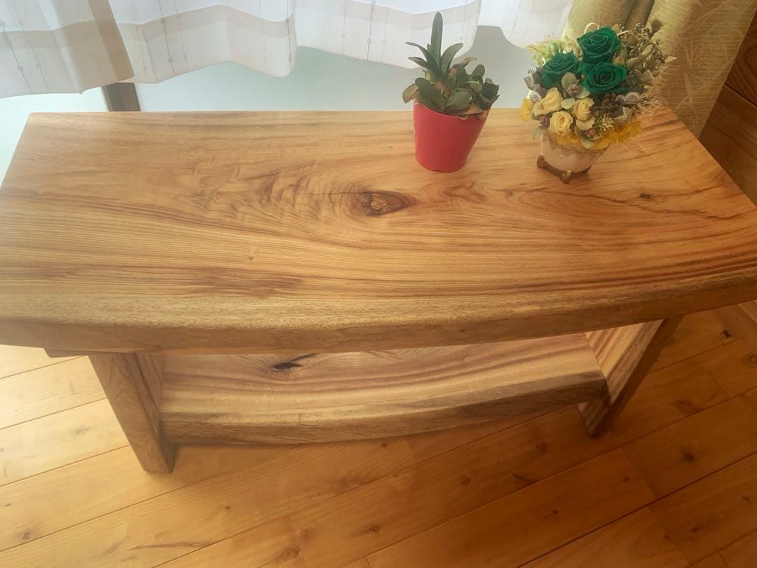 夏セール✨ワイルド❣️棚有B:楠一枚板天板厚4.2㎝サイドテーブル、TV台、飾り棚
