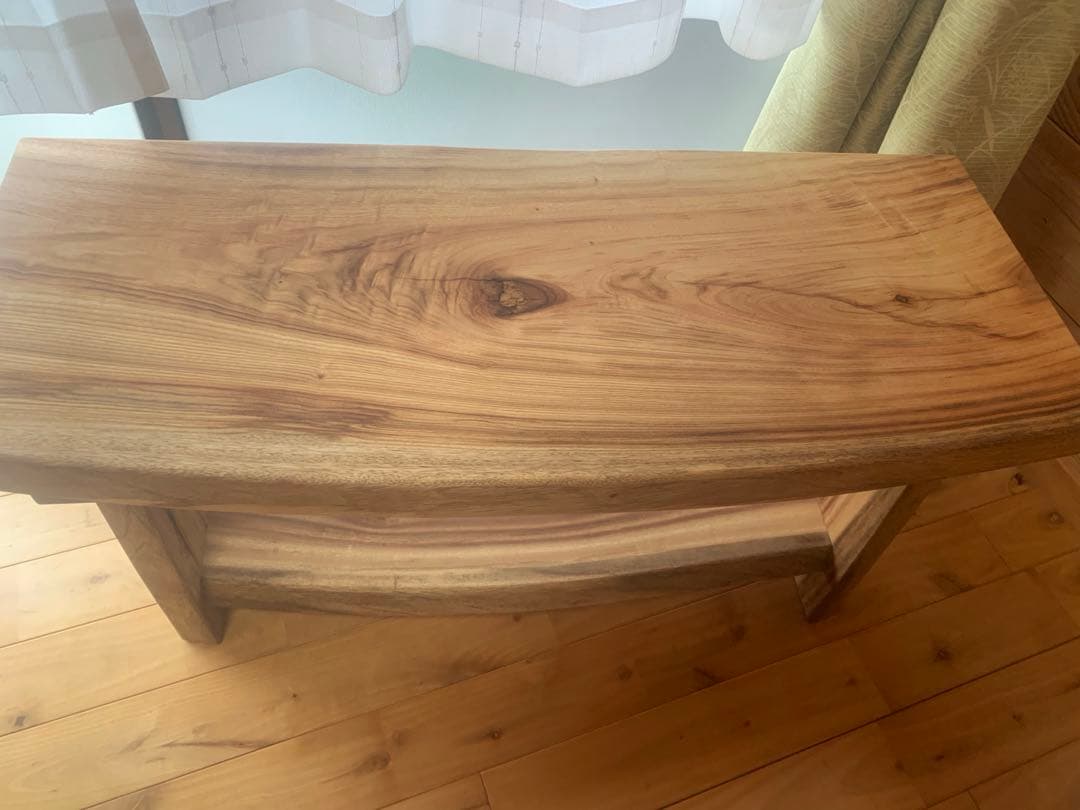 夏セール✨ワイルド❣️棚有B:楠一枚板天板厚4.2㎝サイドテーブル、TV台、飾り棚