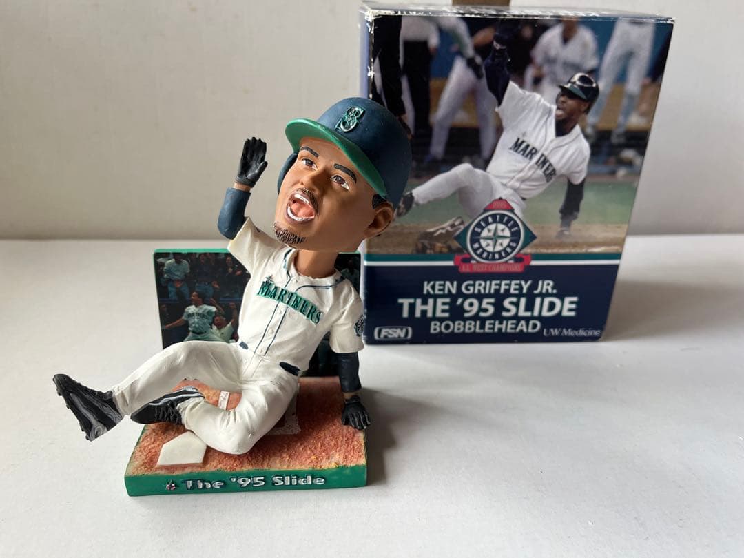シアトルマリナーズ　2010年　球場配布　 ケン・グリフィーjr ボブルヘッド