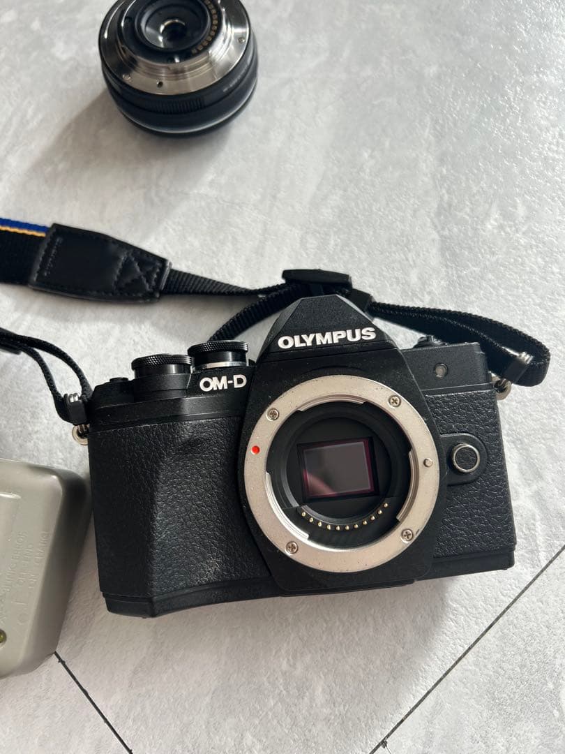 【OLYMPUS OM-D E-M10 MarkⅢ】美品・シャッター数631回