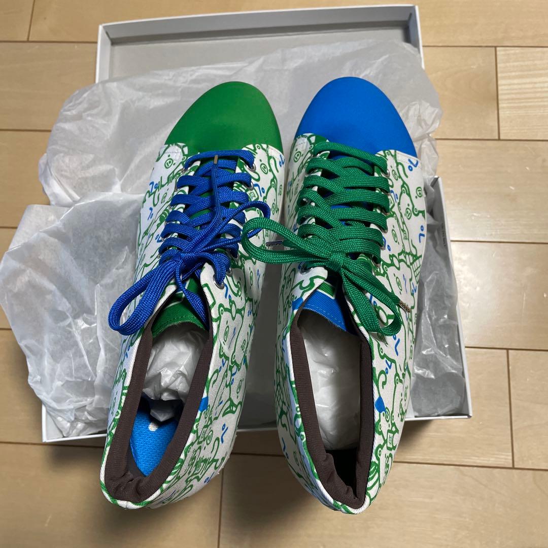 ファミマ限定オリジナルスニーカー