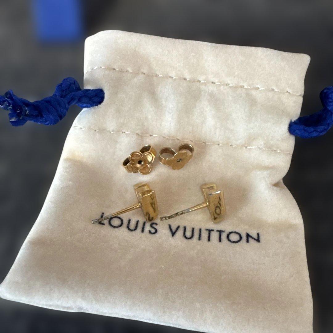ルイヴィトン　スタッズピアス