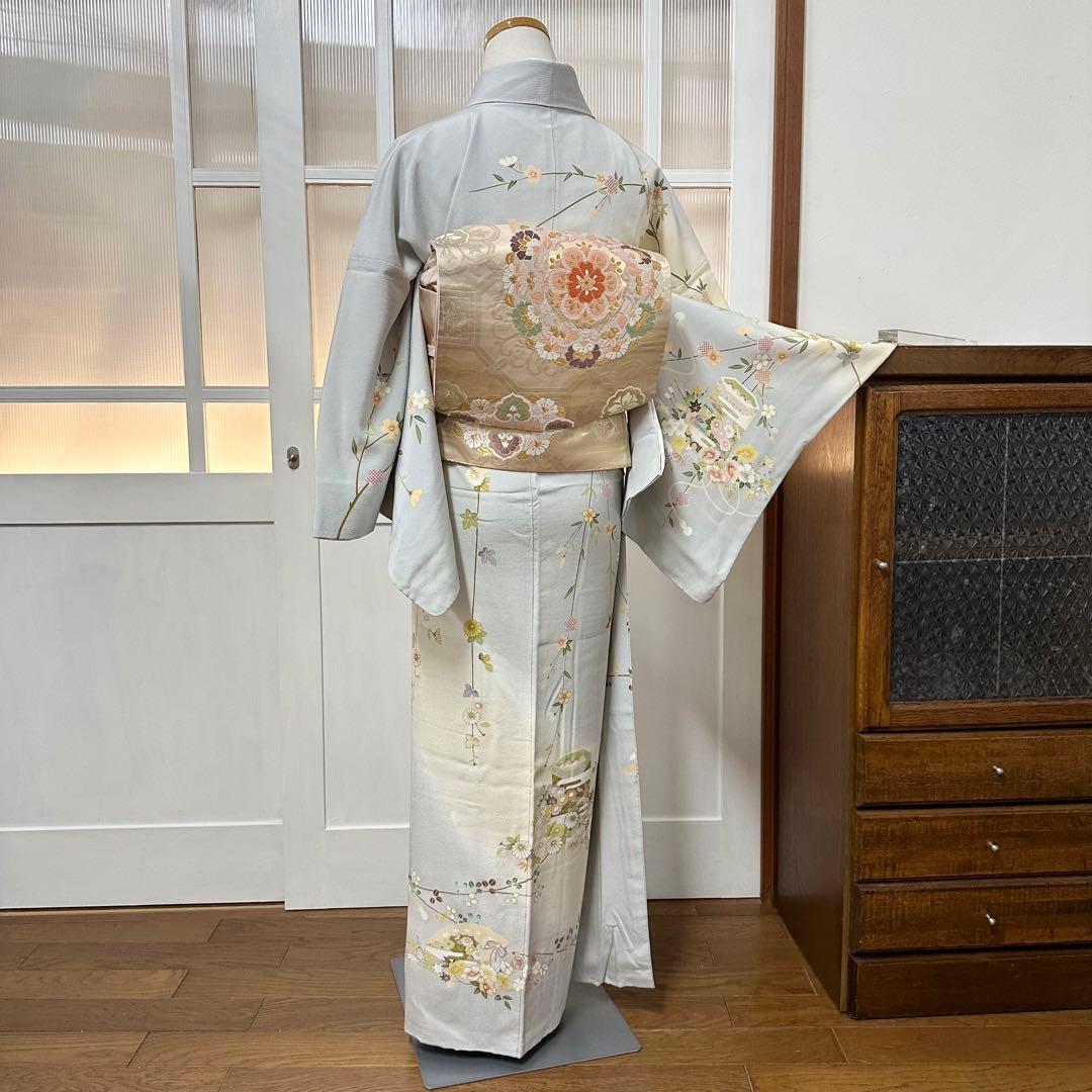 し*ず様 付下げ　袷　正絹　　薄雲鼠色・薄黄色　暈し　貝桶・檜扇　身丈168裄7