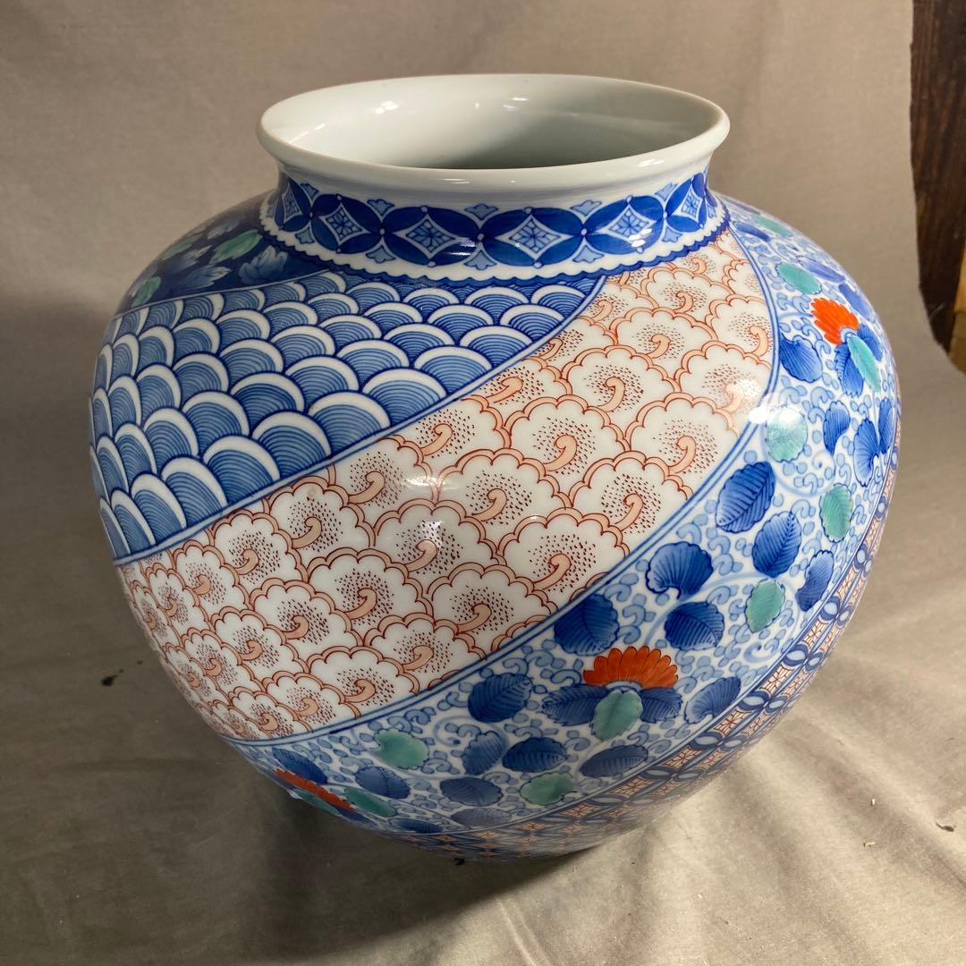 【期間特別値下げ】色鍋島の伝統　伊万里色鍋島　市川忠山作　染錦花地紋　大花瓶