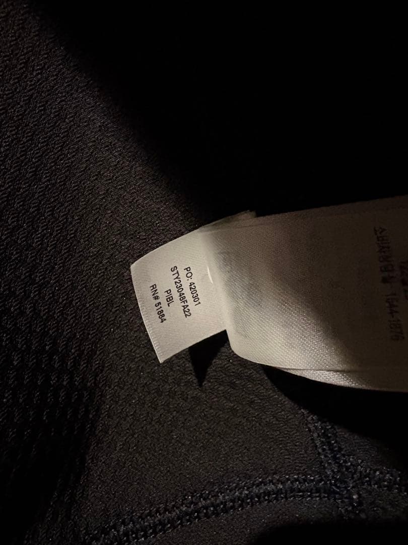 patagonia フリースベスト ブラック/ブルー