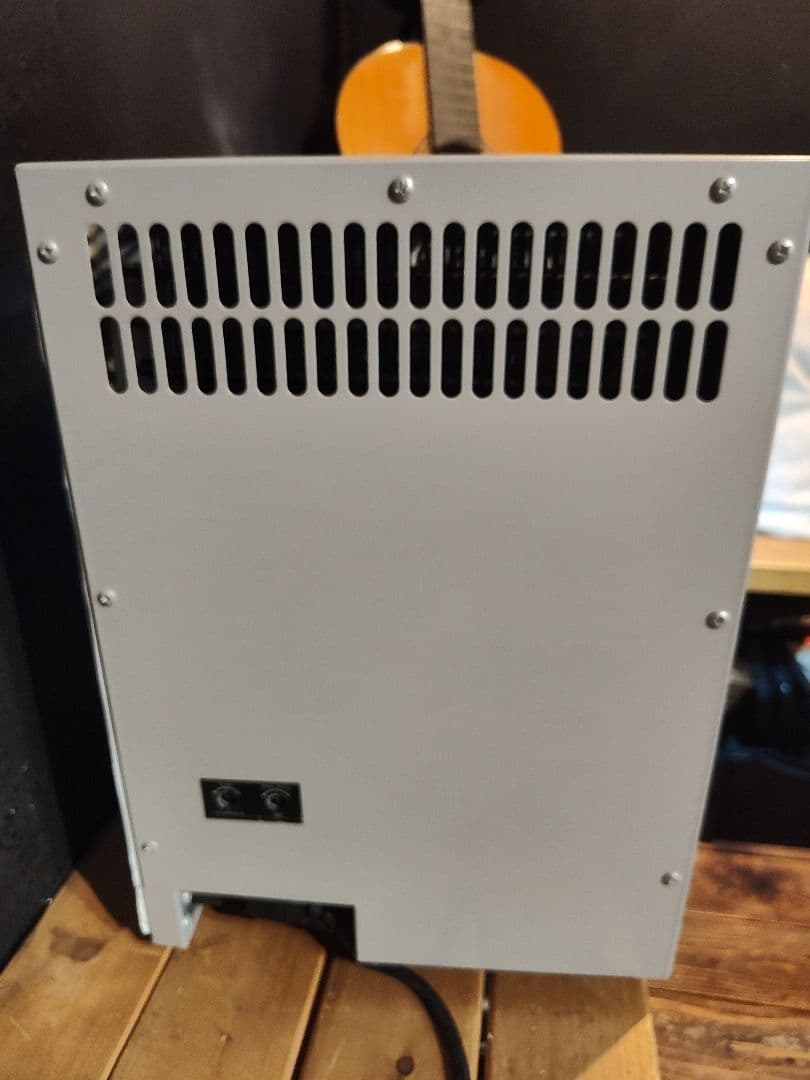 Red Bull コンパクト冷蔵庫 LEDライト付き