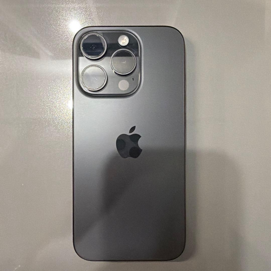 Apple iPhone 15 Pro ブラックチタニウム 本体 SIMフリー