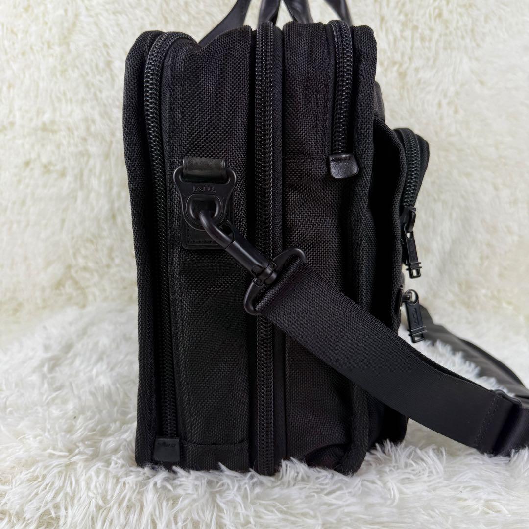 【完品】トゥミ アルファ ビジネス ショルダー エクスパンダブル 26141DH