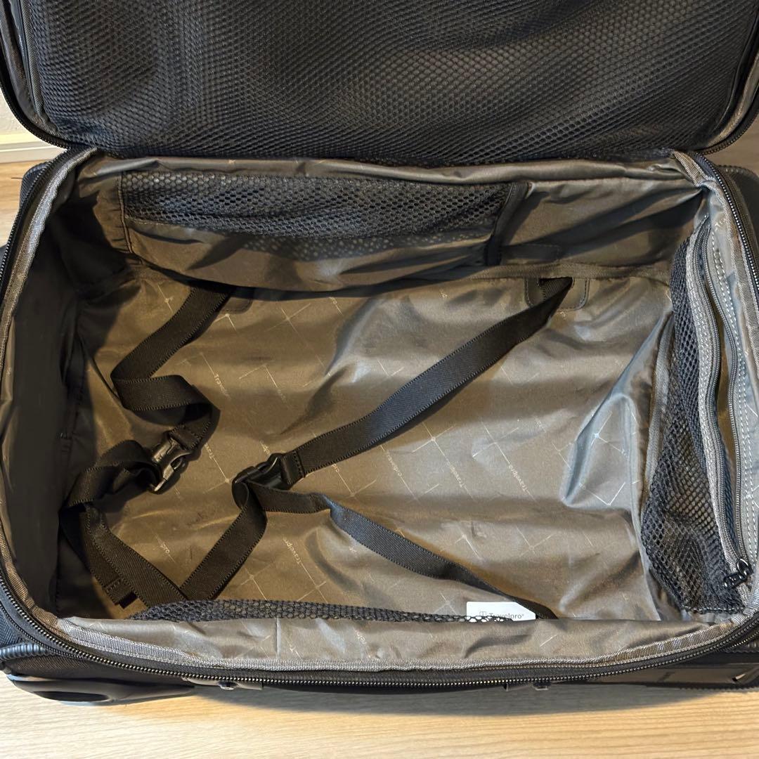 Travelpro FlightCrew 5 22” Expandable