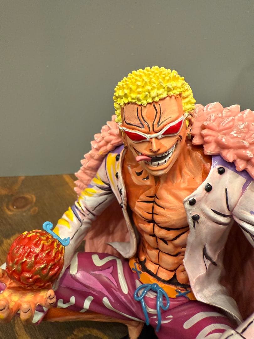 ワンピース　ドフラミンゴ フィギュア