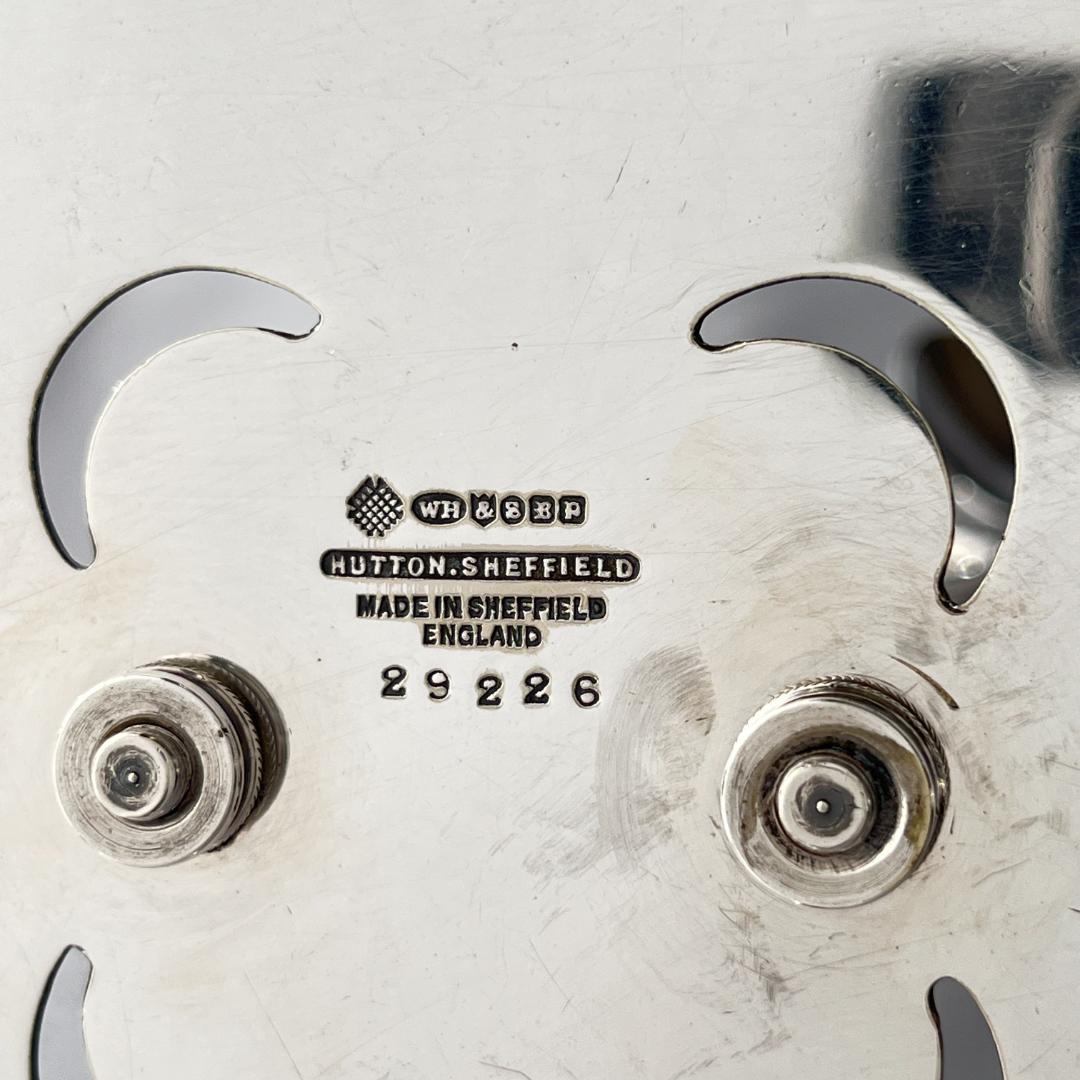 【William Huttonn】アールデコ エッグクルーエ エッグカップ