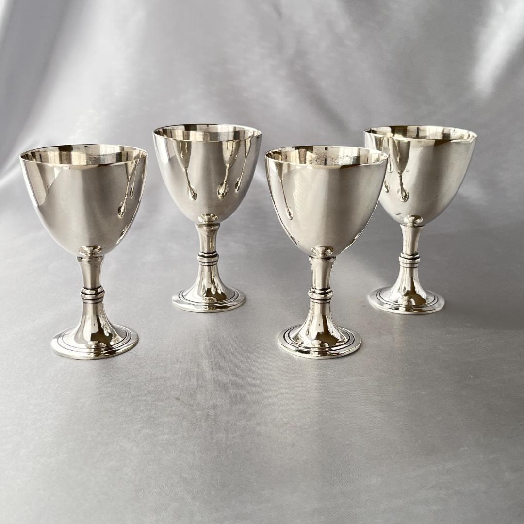 【William Huttonn】アールデコ エッグクルーエ エッグカップ