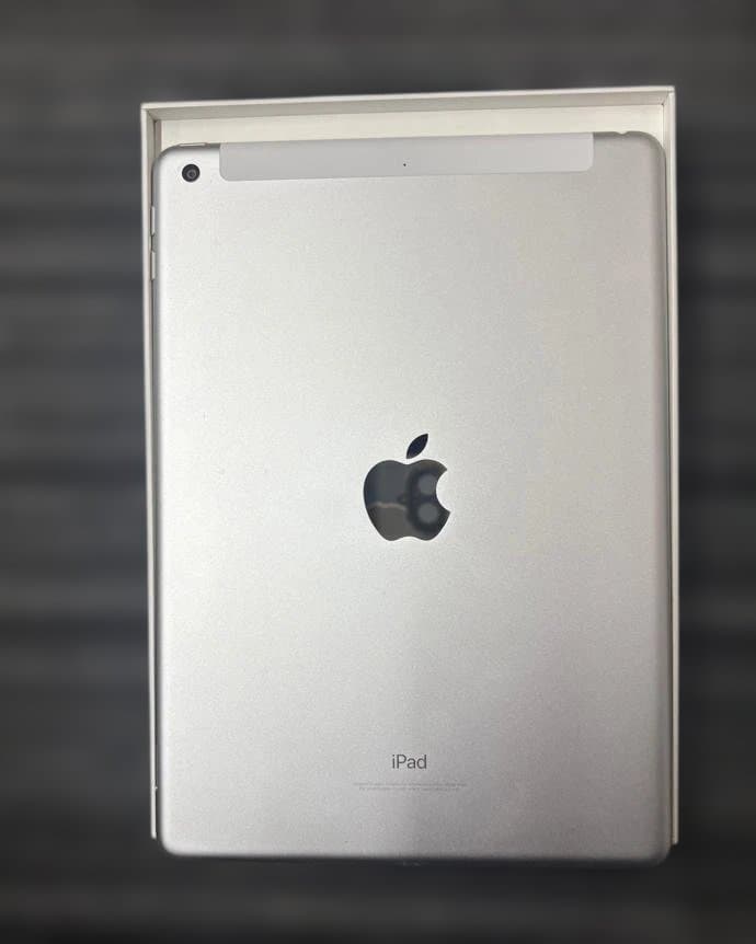 iPad 第6世代 Wi-Fi+Cellular + Pencil +ケース