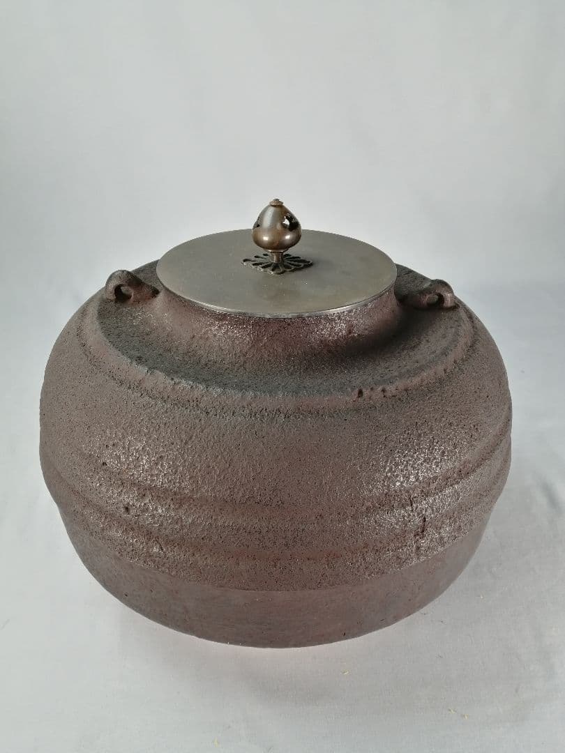 【茶事具】釜師聲鉄　織部筋釜　茶釜　釜386