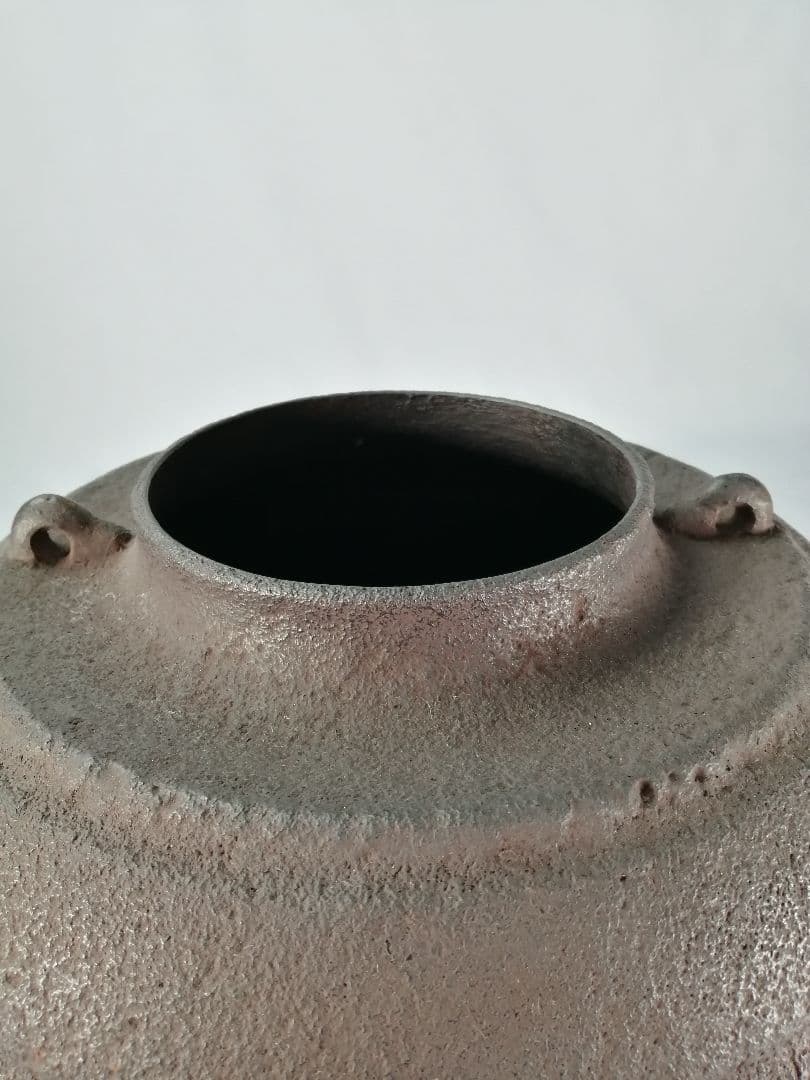 【茶事具】釜師聲鉄　織部筋釜　茶釜　釜386