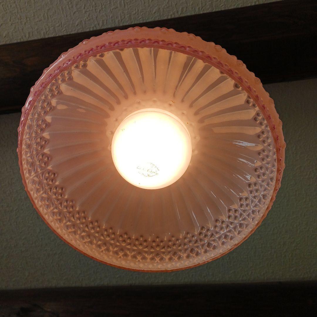 大正ガラス　アンティーク　　ピンクランプシェード