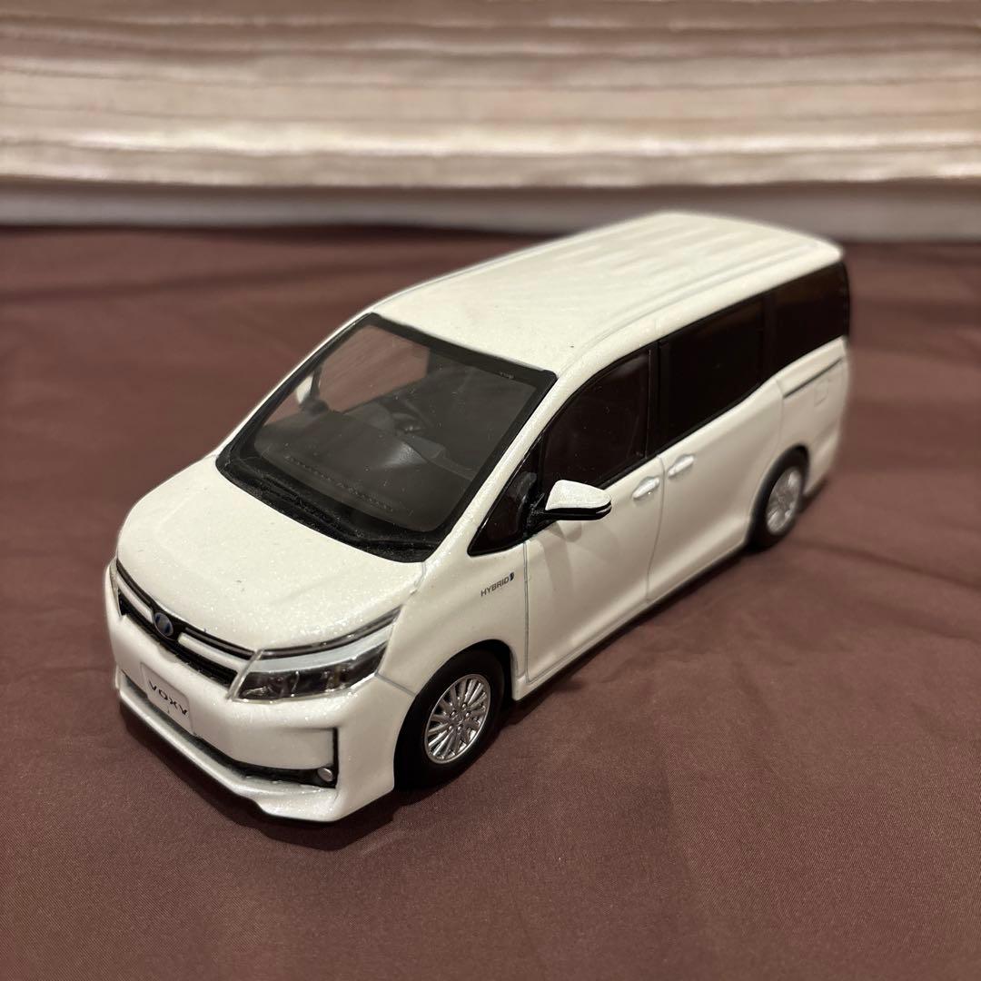 トヨタボクシー3代目80系前期モデルカラーサンプル