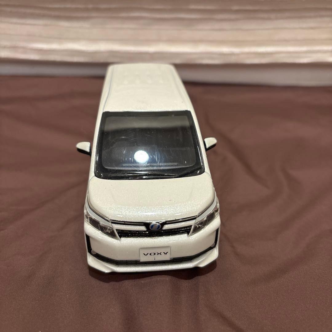 トヨタボクシー3代目80系前期モデルカラーサンプル