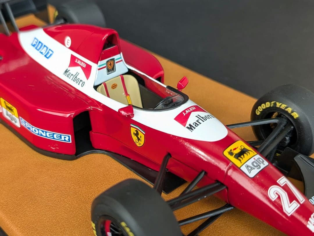 ミニチャンプス 1/18 フェラーリ F93A 1993 #27 J.アレジ