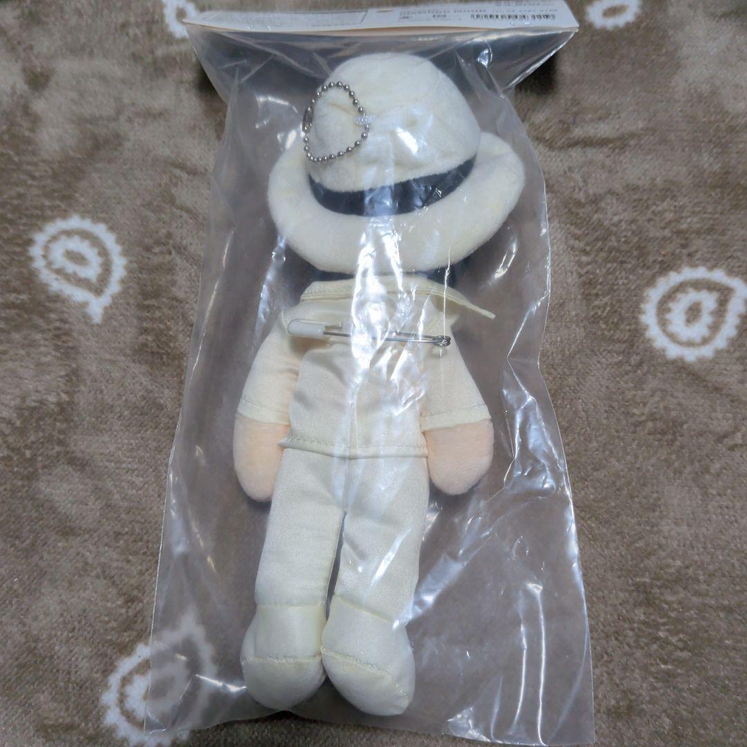 Mr.E ポージングぬいぐるみ　（白スーツ）