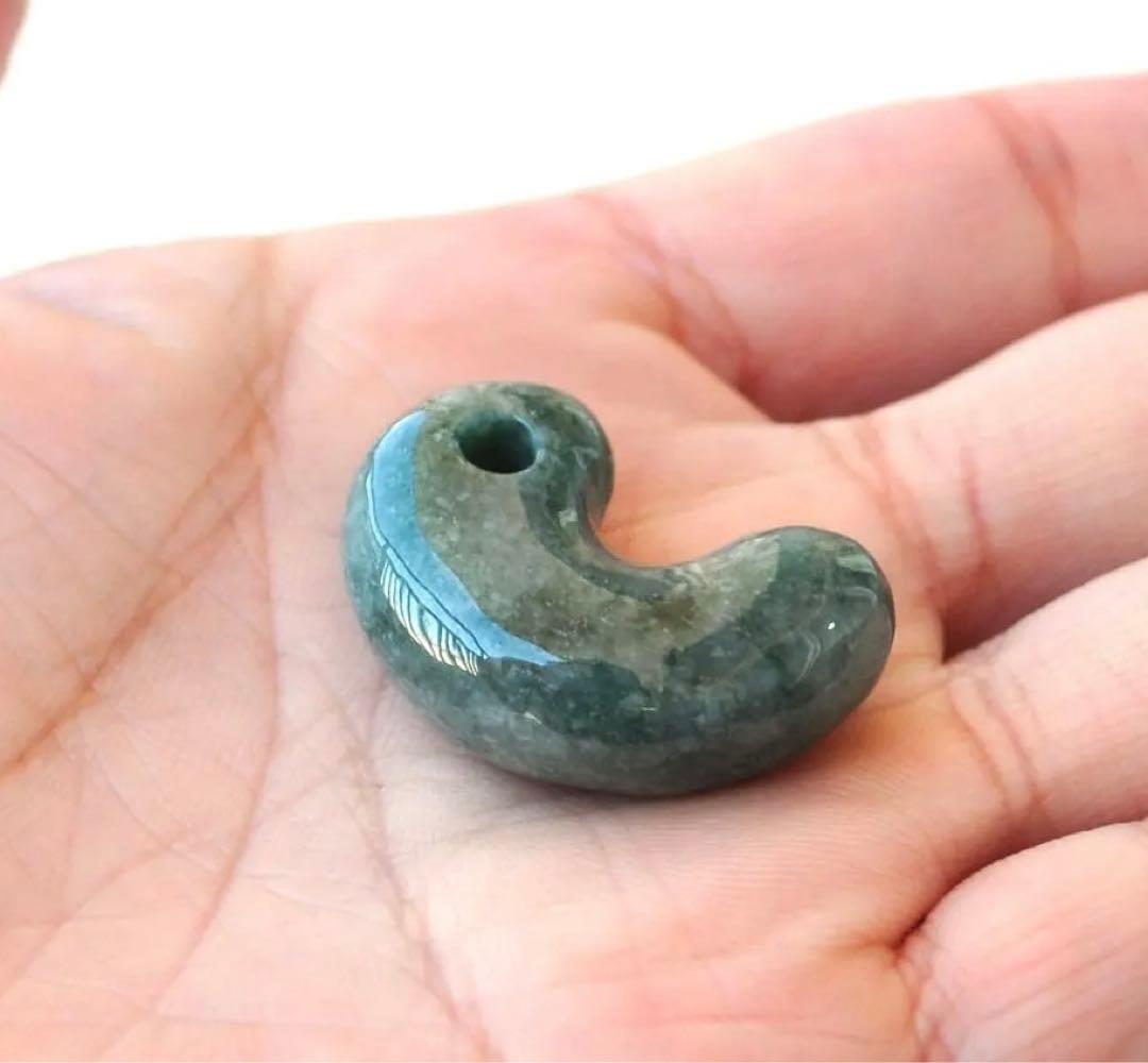 ☆超激レア!!☆完全別格品☆糸魚川翡翠☆超極上ろうかん質マーブル模様☆勾玉SSA