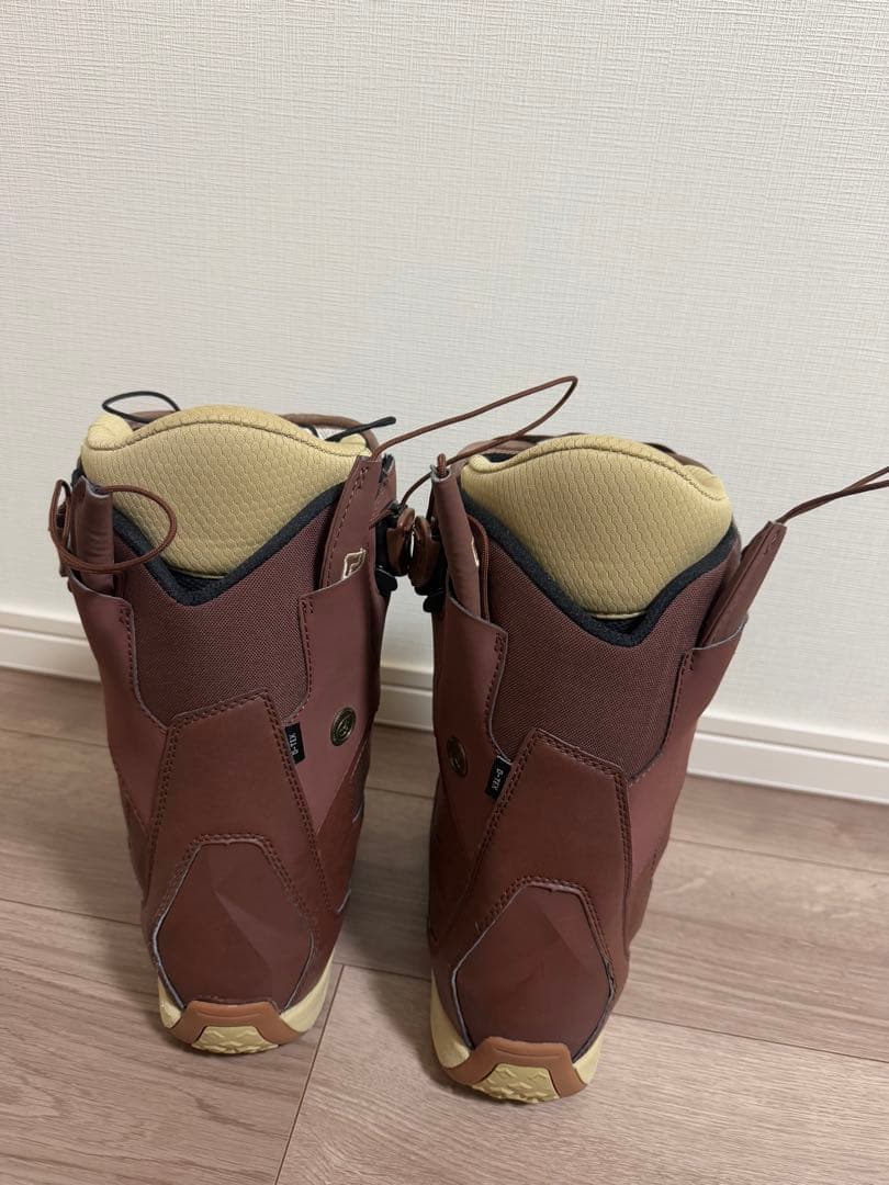 DEELUXE EMPIRE 25.5 ブーツ　スノボ