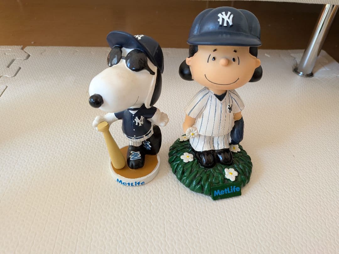 スヌーピー　ボブルヘッド　ヤンキース　mlb 2002 ビンテージ　ルーシー