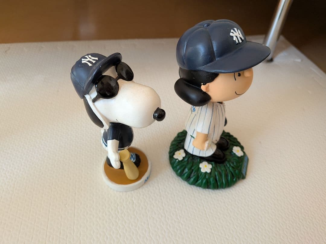 スヌーピー　ボブルヘッド　ヤンキース　mlb 2002 ビンテージ　ルーシー