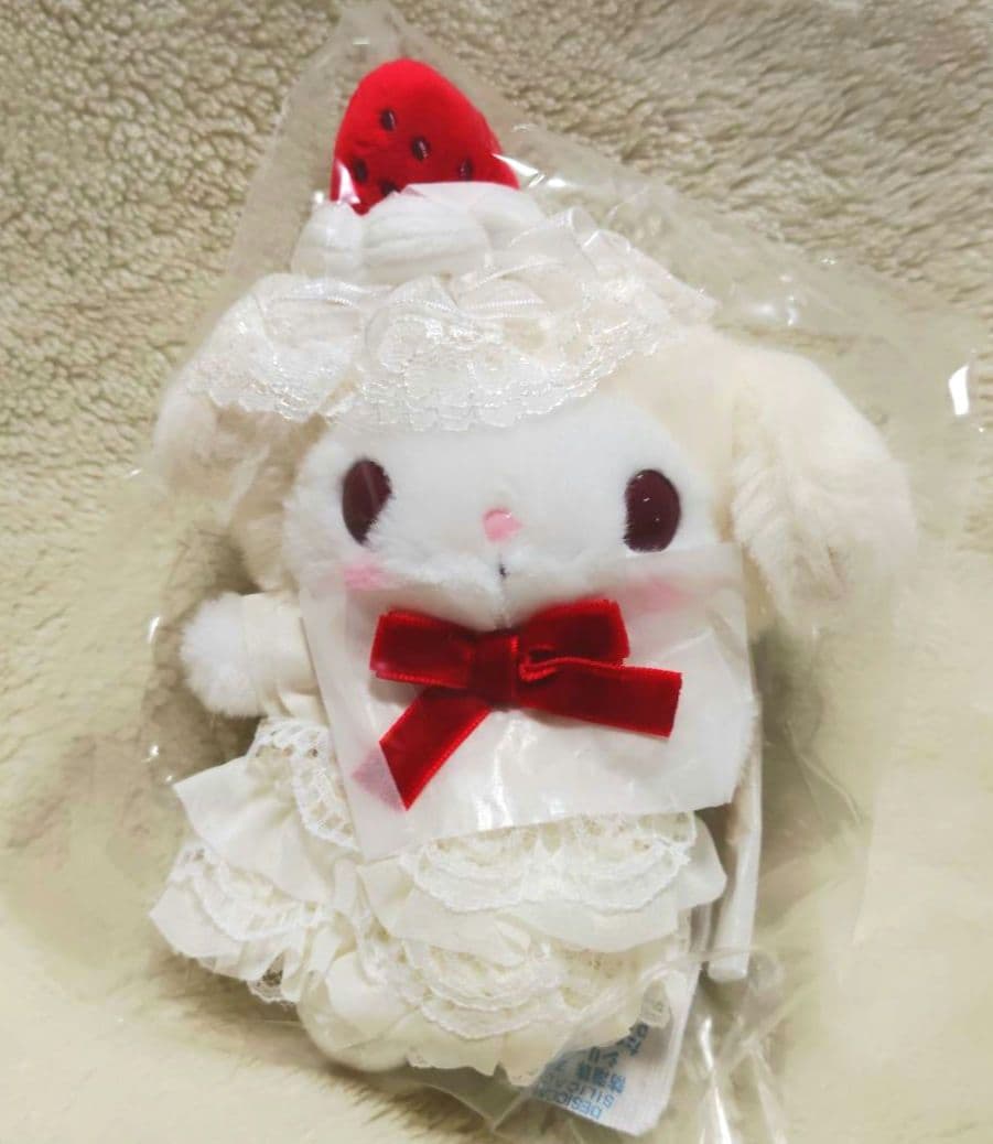 新品未開封　マイメロディ ショートケーキ マスコットホルダー ぬいぐるみチャーム