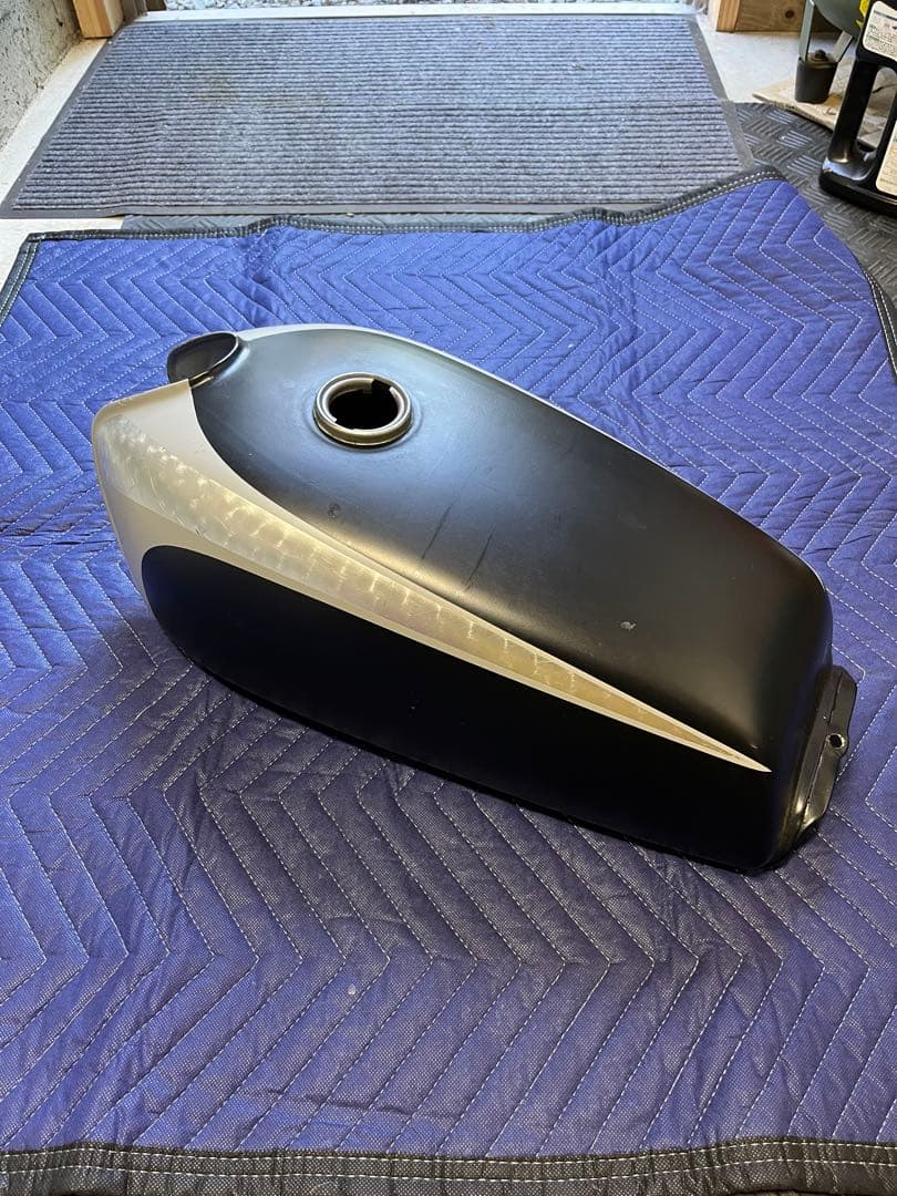 カスタムペイント済みタンク 【CB50？メーカー不明】