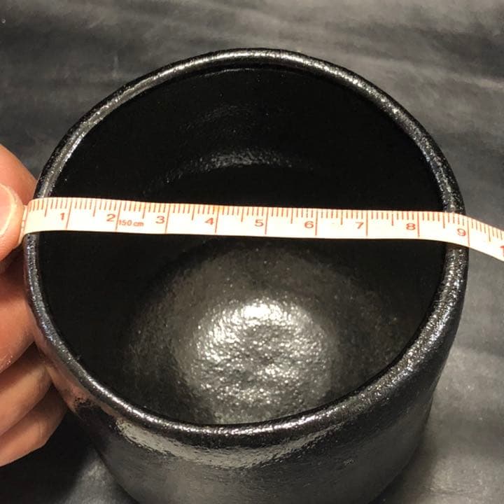 美しい古美術の陶器◼️蔵から美しい黒ぐろした黒楽の筒茶碗が出て来ました、茶道具