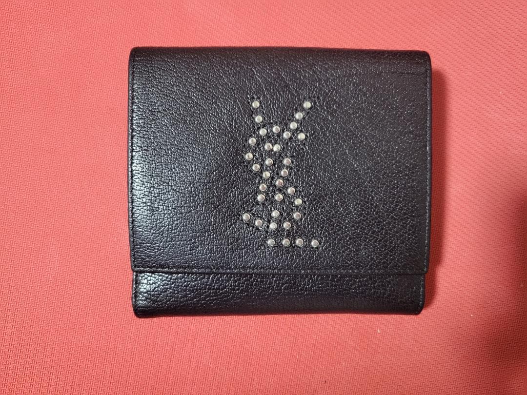 イヴサンローラン スタッズロゴ 折財布