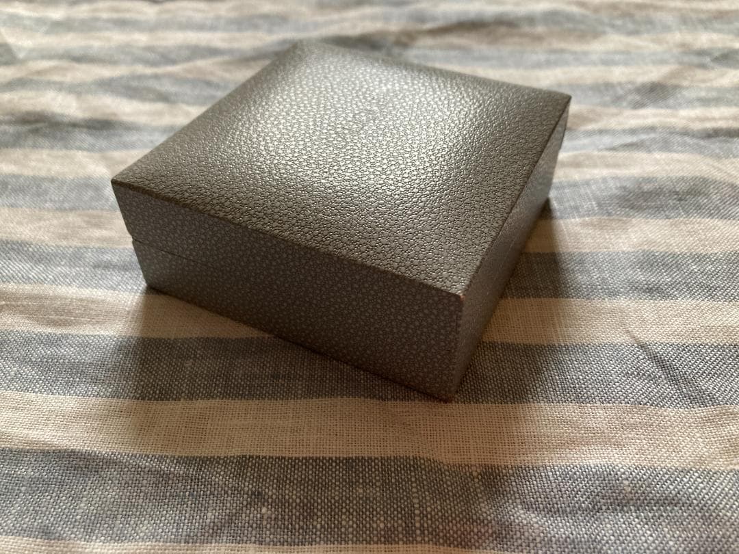 【LALIQUE】ミュゲ　すずらん　ピンブローチ