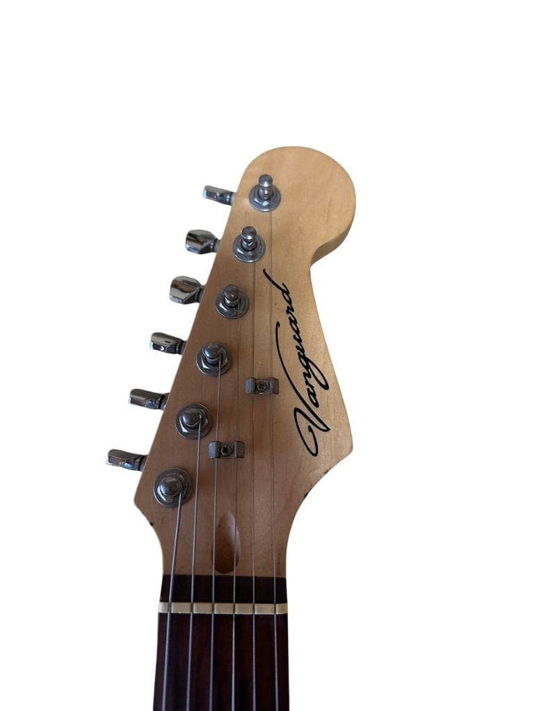 アーム、ソフトケース付き　ストラトタイプ　エレキギター　レッド