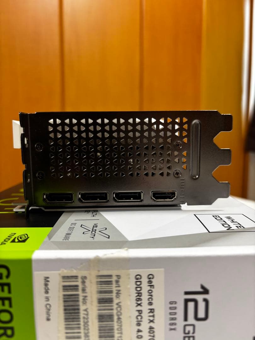 PNY GeForce RTX ホワイトグラフィックボード