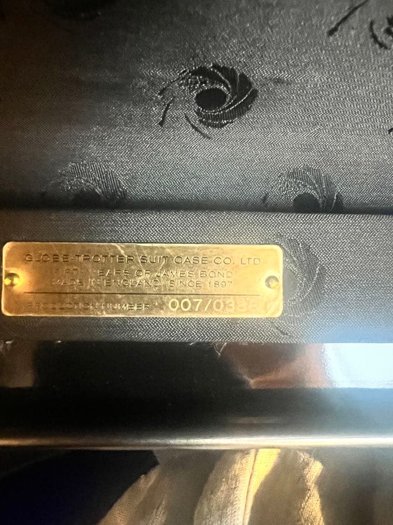 【5月15日まで限定価格】グローブトロッター　007モデル（限定生産数モデル）