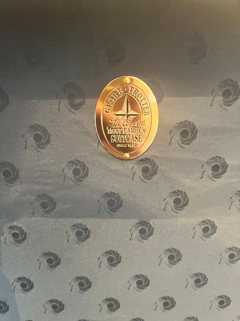 【5月15日まで限定価格】グローブトロッター　007モデル（限定生産数モデル）