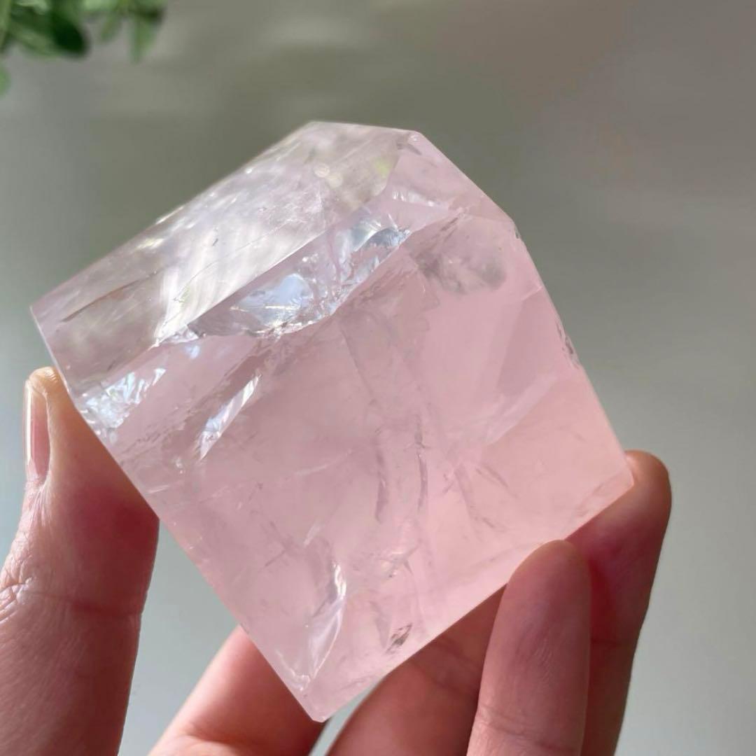 ローズクォーツ　キューブ　ジェムローズクォーツ　紅水晶　透明感　jelly感