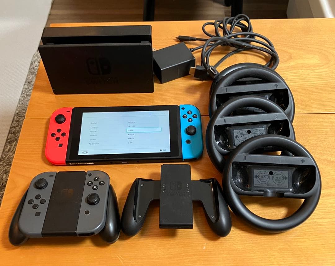 Nintendo Switch本体/ハンドル、別途コントローラー付