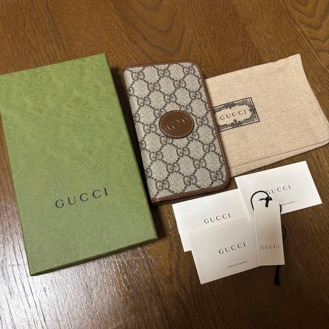 GUCCI グッチ GG ウォレット付き iPhone15 ケース