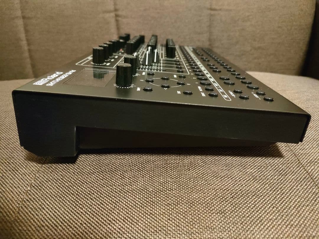 鍵盤楽器 Roland SH-4d Desktop Synthesizer