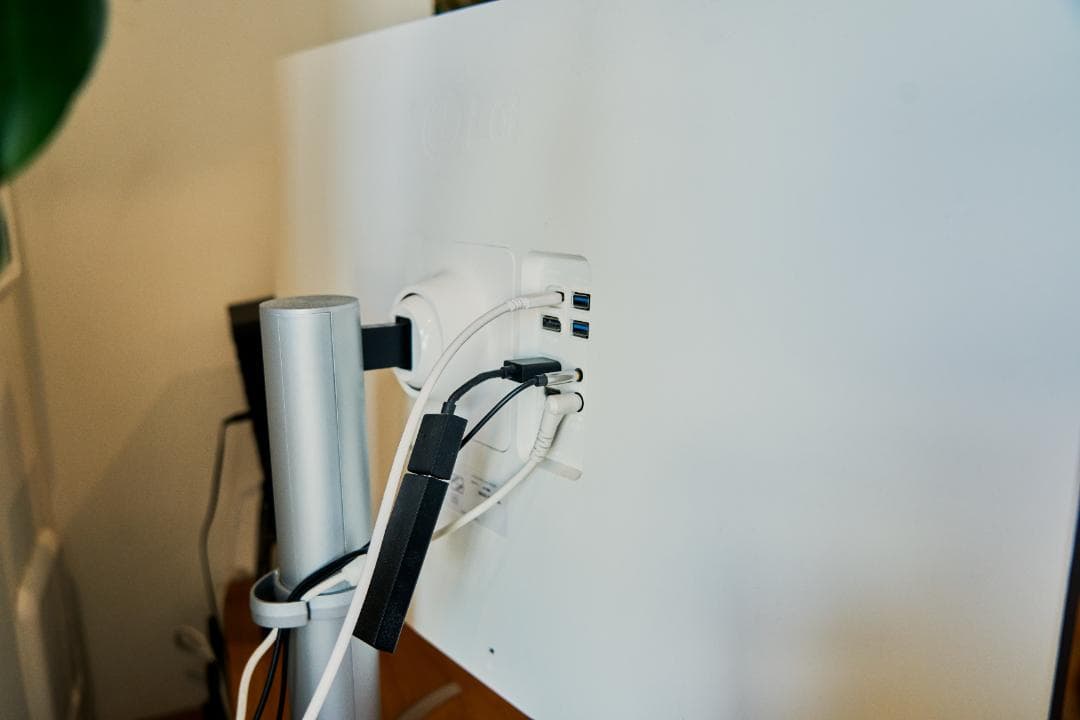 LG 32UP550N-W 31.5インチ 4Kモニター / スタンド付