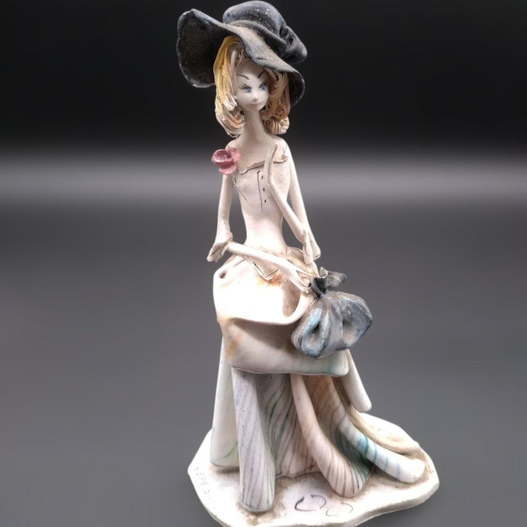 ドルスバラード　イタリア製　アンティーク風女性像 陶器製フィギュア